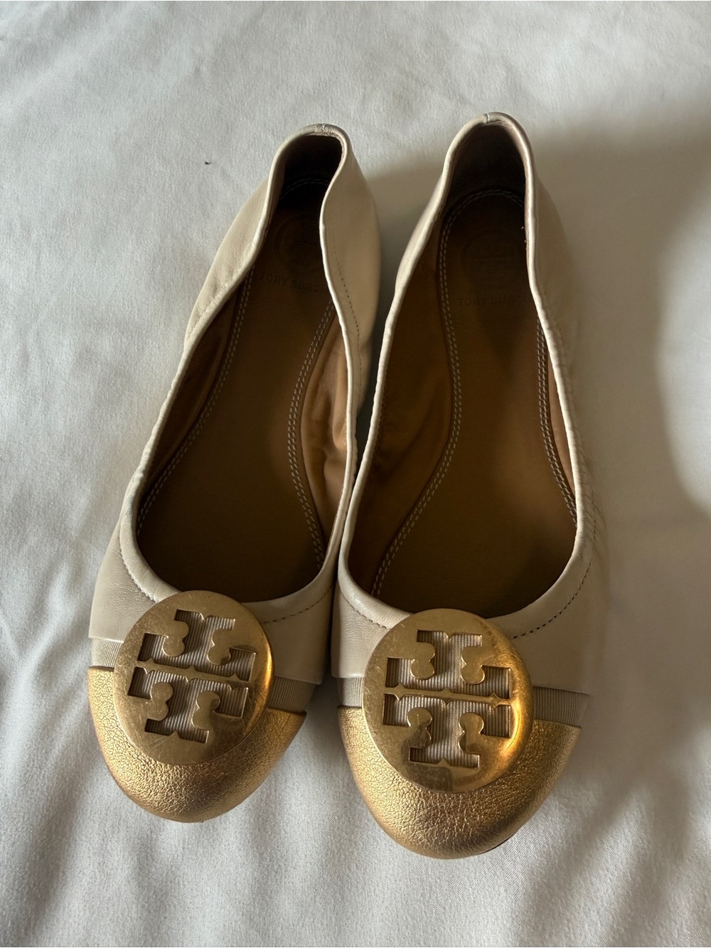 Tory Burch Cream Leather Ballet Flats with Gold Logo Cap